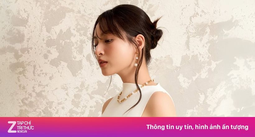 Nàng thơ 'Mắt Biếc' khoe hình xăm bên ngực