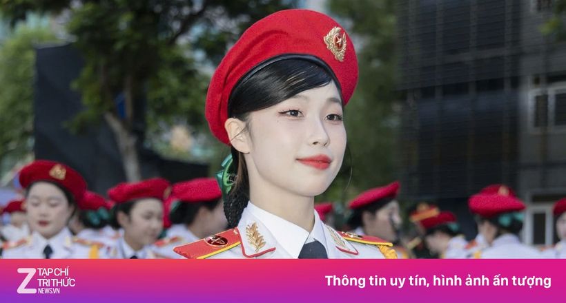 'Điểm danh' 15 khối diễu binh ở TP.HCM bằng sắc phục