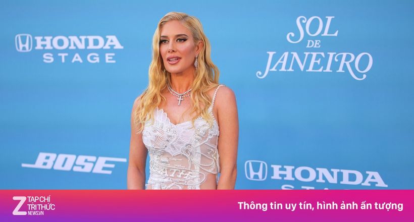 Váy áo lộ nội y ngày càng phản cảm