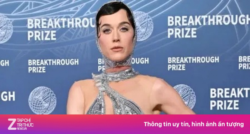 Katy Perry mặc hở bạo