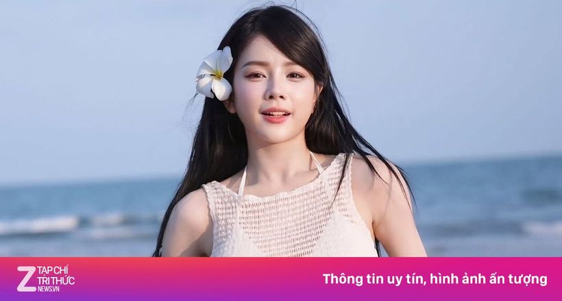 DJ Mie khoe eo thon khi mặc bikini đi biển