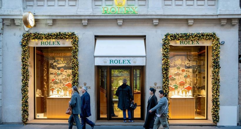Rolex rời con phố đắt đỏ nhất thế giới