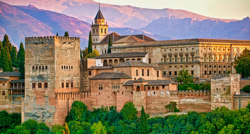 Khi những kiến trúc hoàng gia “kể” chuyện xưa