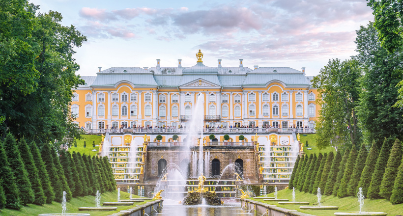 Tour Nga 8N7Đ: Hành trình khám phá hai kinh đô văn hóa