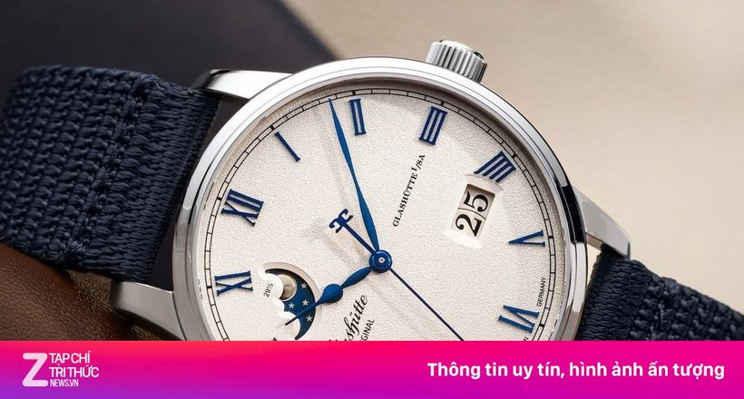 Đồng hồ có lịch trăng chuẩn xác đến năm 2147