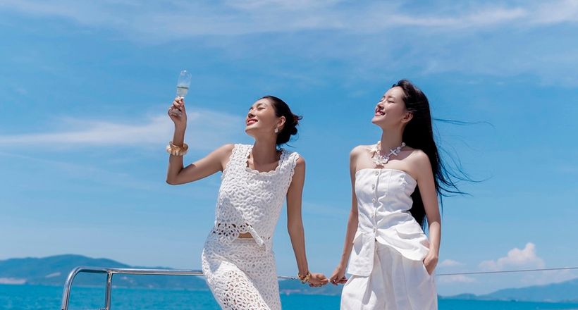 Maje ra mắt BST chính hạ, thiết đãi giới mộ điệu biển xanh nắng vàng