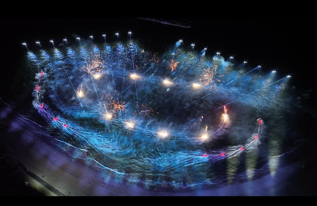 Khoa học giải trí trên biển: Cát Bà phá kỷ lục Guinness với show jetski – pháo hoa