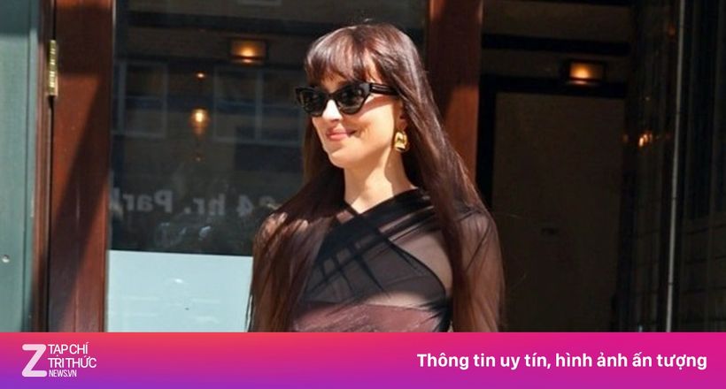 'Váy trả thù' xuyên thấu của mỹ nhân '50 Sắc thái'