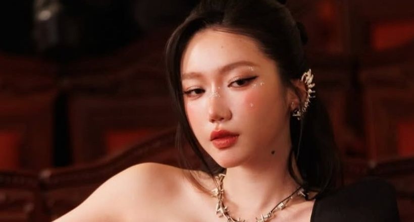 Jack bám đuổi Em xinh 'say hi'