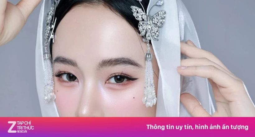 Angela Phương Trinh dịu dàng khác lạ