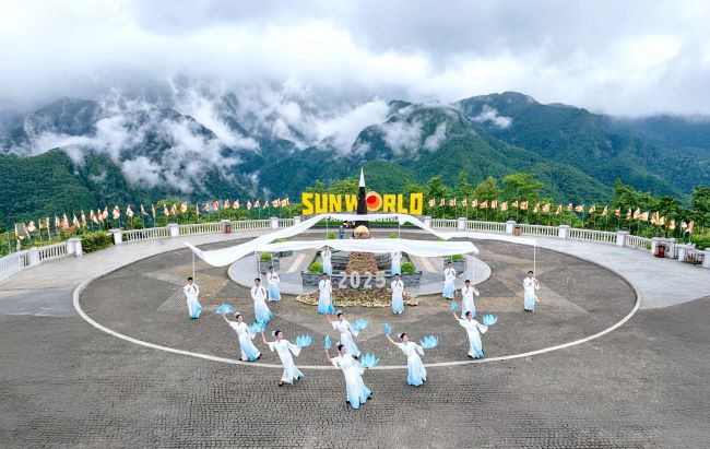 Fansipan ra mắt show diễn thể nghiệm ‘Đỉnh thiêng du ký’ tại 3 địa điểm, 3 độ cao của nóc nhà Đông Dương