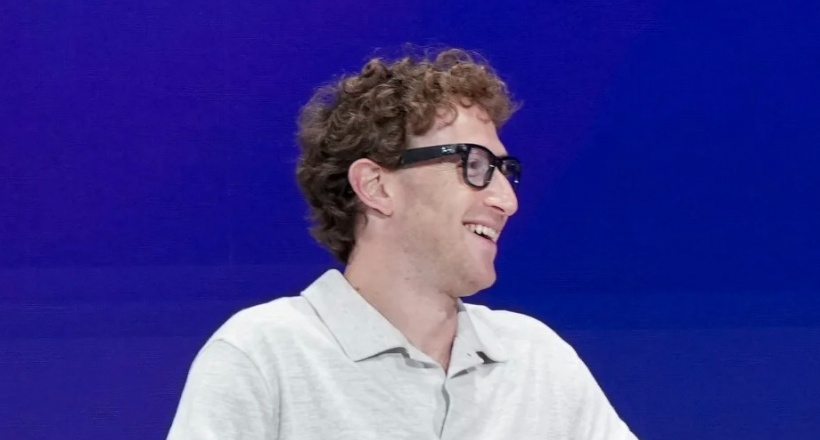 CEO Meta ngày càng 'mặc trông giống con người hơn'