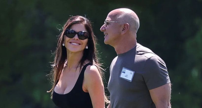 Lauren Sánchez và Jeff Bezos tình tứ tại 'trại hè tỷ phú'