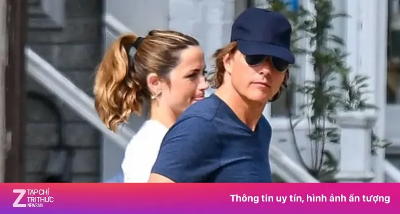 Tom Cruise công khai hẹn hò 