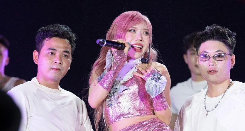 Văn Mai Hương, Trang Pháp khuấy động 25.000 khán giả