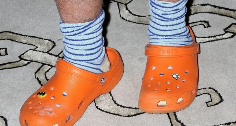 Crocs báo lỗ, giày 'xấu xí' sắp hết thời?