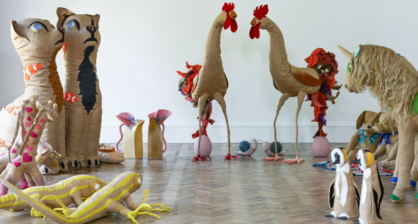 Triển lãm WYRD: Vườn thú nhồi bông của Jonathan Baldock