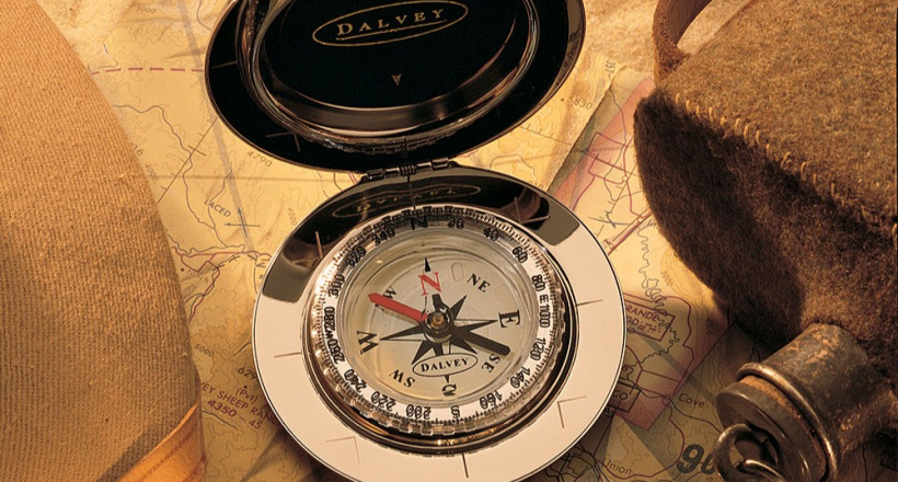 La bàn: Từ vật dụng huyền học phương Đông đến Cách mạng hàng hải