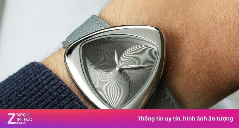 Đồng hồ tam giác gây chú ý