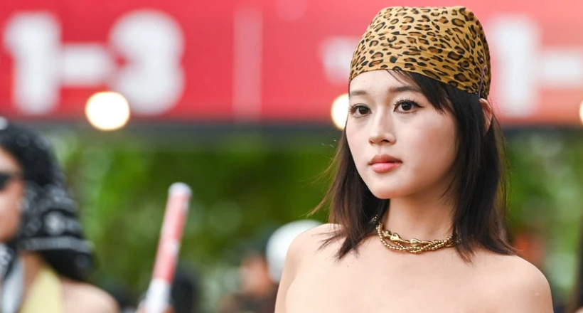 Hơn 50.000 khán giả đội mưa chờ đợi 8Wonder ở Hà Nội