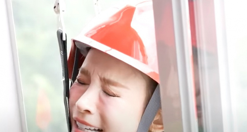 Huyền Baby hoảng loạn khi đu dây từ độ cao 30 m