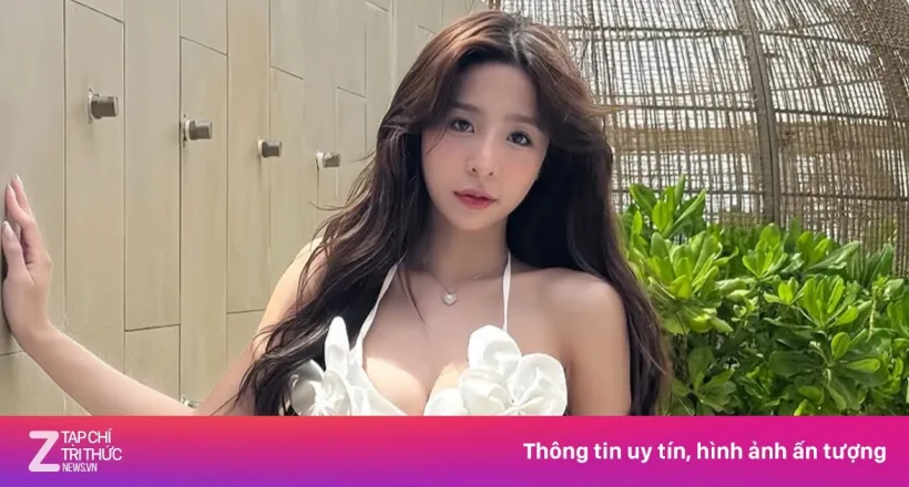 Bạn gái cũ B Ray theo mốt khoe chân ngực