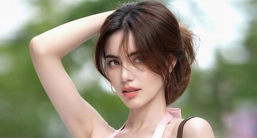 'Ma nữ đẹp nhất Thái Lan' ăn hải sản, dạo chơi TP.HCM