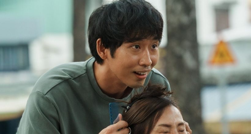 'Mang mẹ đi bỏ' thu gần 80 tỷ đồng mở màn