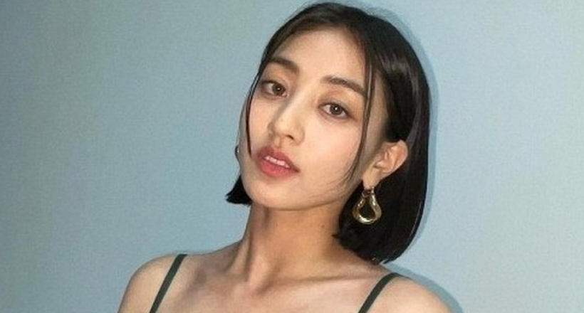 Thân hình săn chắc gây sốt của Jihyo