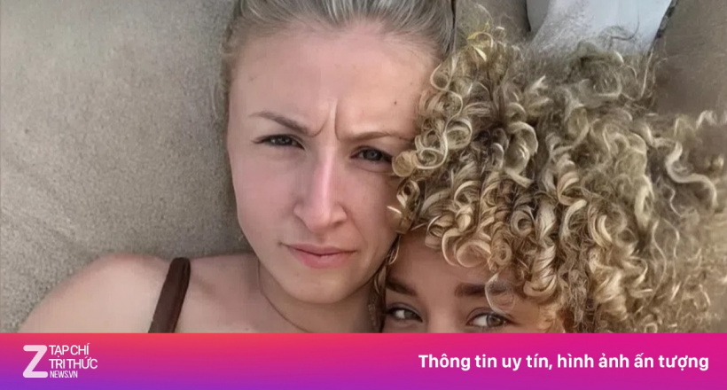 Bạn gái hoa hậu của đội trưởng tuyển nữ Anh là ai?