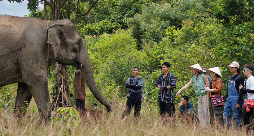 Tập 13 đưa dàn cast Gia đình Haha đi tìm hiểu văn hóa Đắk Lắk