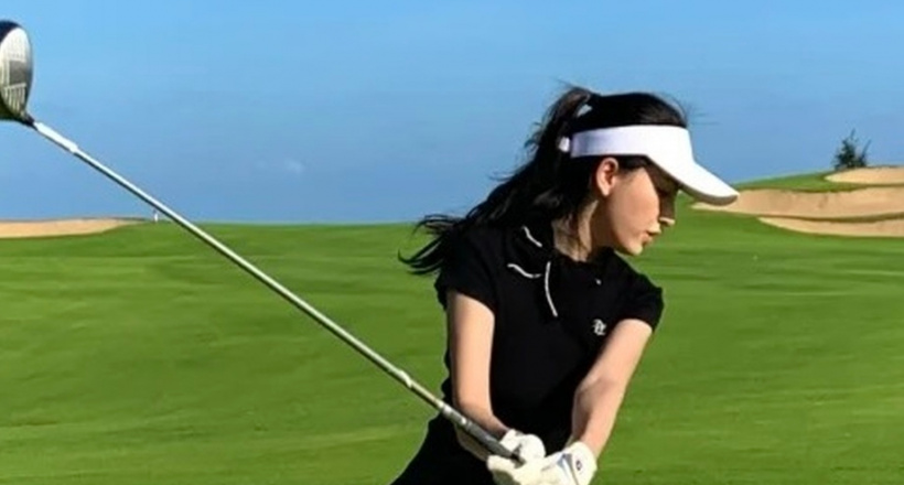 Trào lưu đến sân golf 'săn' hàng lưu niệm