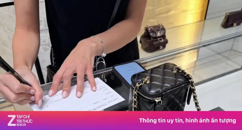 Bán xe của bạn trai để mua túi Chanel