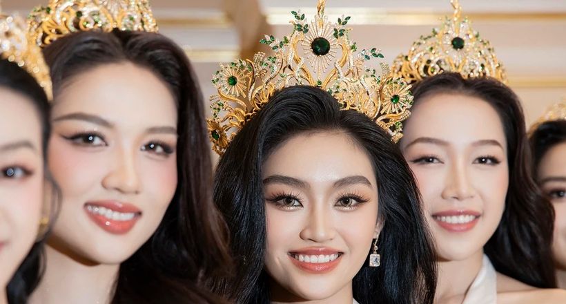 Hoa hậu Yến Nhi đọ sắc 4 á hậu