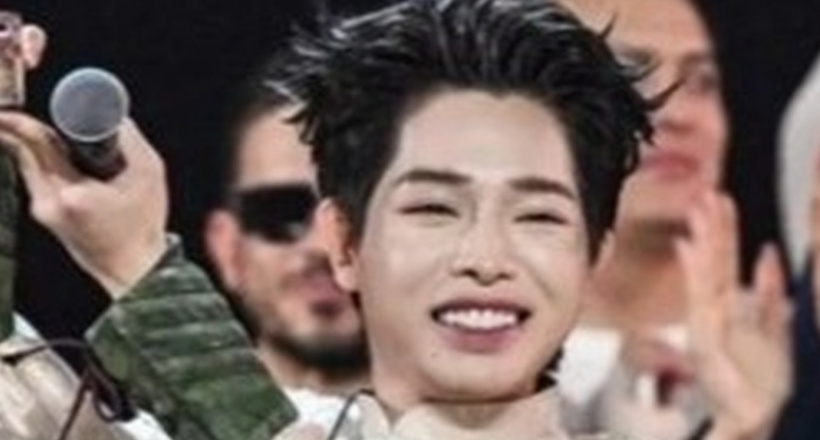 Đức Phúc vô địch cuộc thi hát ở Nga