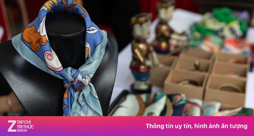 Nhà sáng lập 8X hồi sinh hoa văn cổ trên lụa Việt