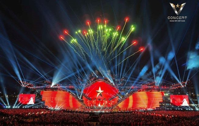 Rạng rỡ Việt Nam: Đêm V Concert bùng nổ cảm xúc với 25.000 khán giả