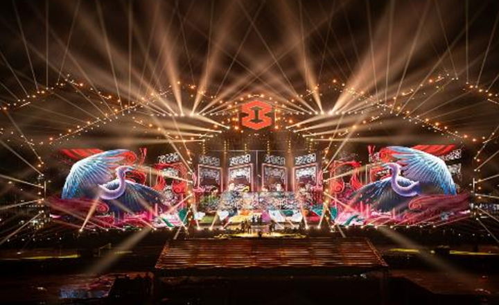 Đạo diễn Blonde Nguyễn “bật mí” những điểm nhấn của đại nhạc hội 8Wonder 2025