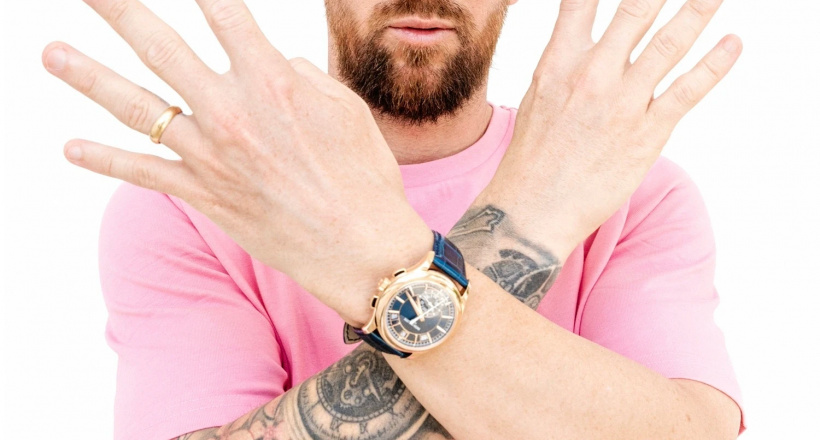 Messi gây chú ý khi đeo đồng hồ Patek Philippe nữ