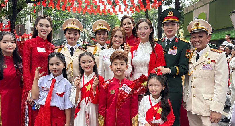 Hoa hậu Tiểu Vy, Lương Thùy Linh, Bảo Ngọc đồng diễn “Khí phách Việt Nam” tại sự kiện A80