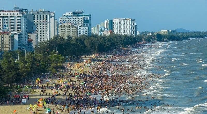Sầm Sơn tiếp tục là điểm đến du lịch hấp dẫn, thân thiện