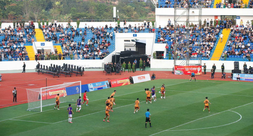 Tưng bừng Lễ khai mạc Giải bóng đá Tứ hùng - Thái Nguyên 2025