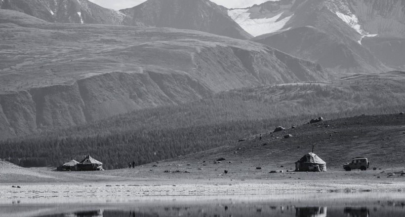 Mông Cổ mùa Thu: Bản giao hưởng của tĩnh lặng và những vết xăm trong tâm hồn