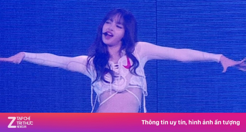 Lisa gây tranh cãi với 'nội y' Nike