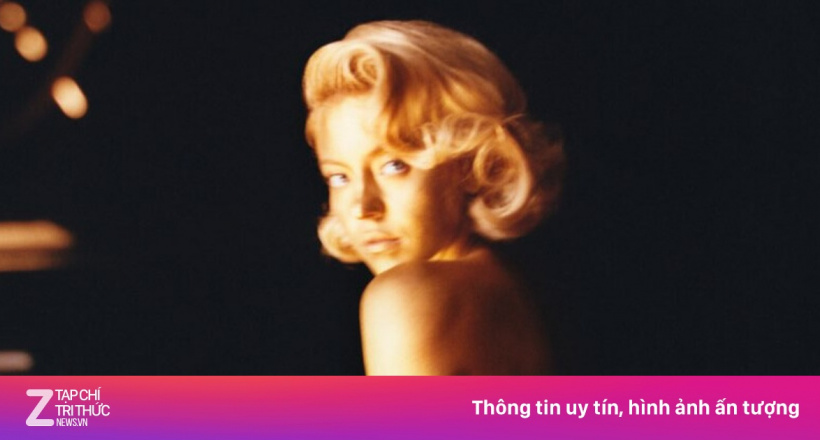 Sydney Sweeney táo bạo khỏa thân