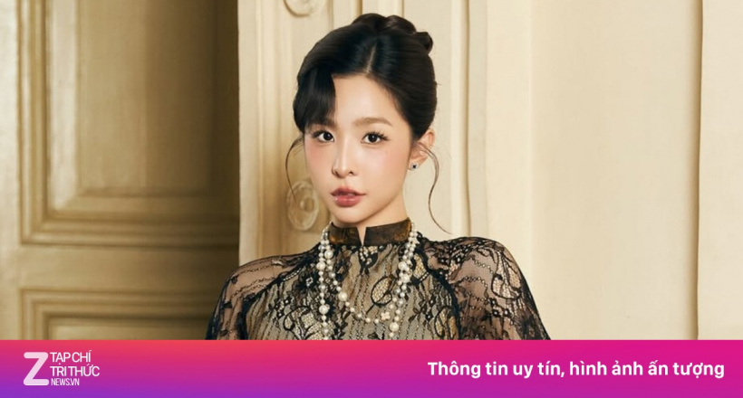 Một chiếc áo dài ren xuyên thấu 'gây sốt'