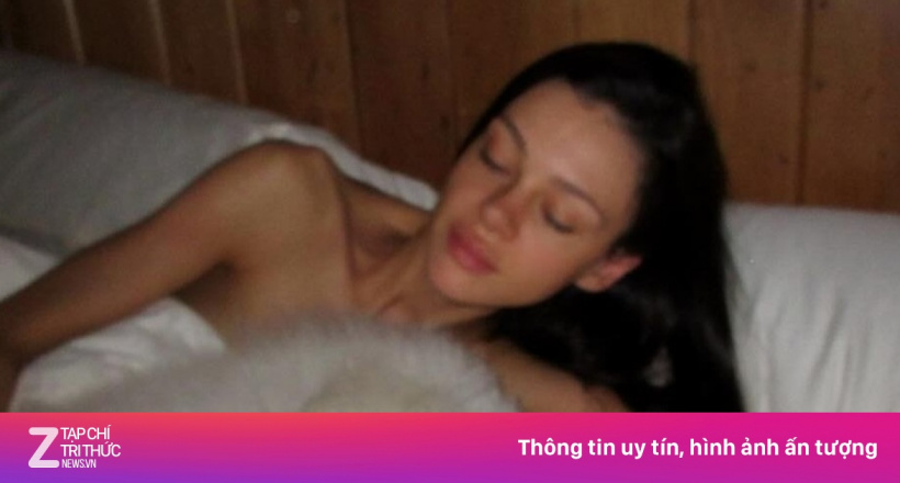 Brooklyn gây xôn xao khi đăng ảnh vợ bán khỏa thân