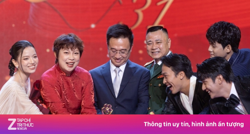 'Mưa đỏ' bội thu giải thưởng