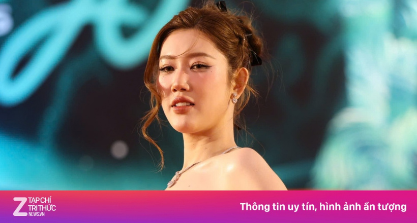 Thúy Ngân diện đầm cúp ngực gợi cảm