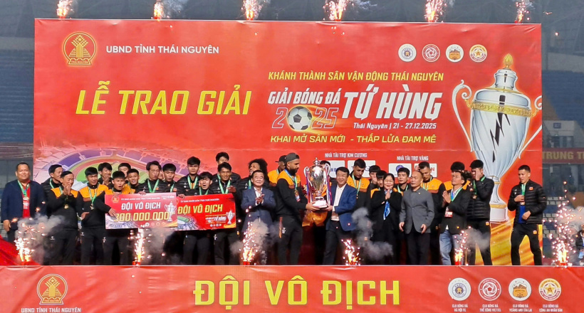 CLB Hoàng Anh Gia Lai đăng quang ngôi vô địch tại Giải bóng đá Tứ hùng - Thái Nguyên